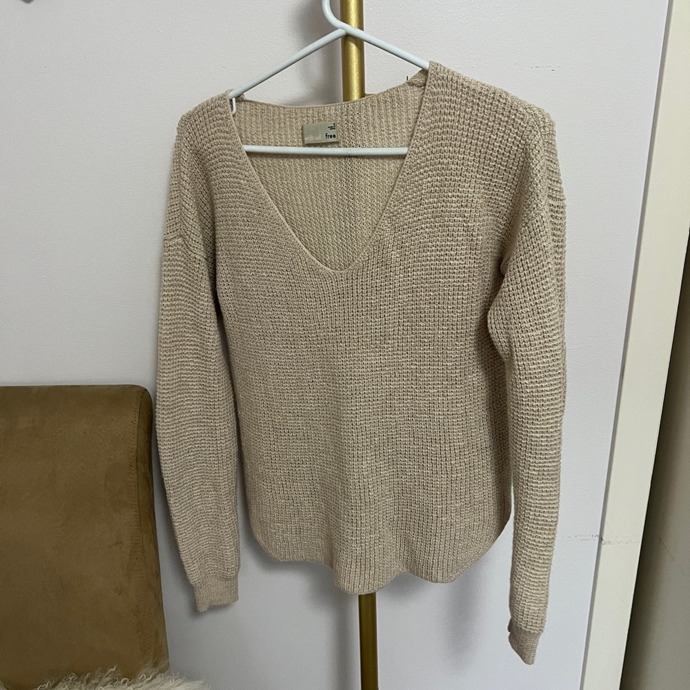 beige knit wilfred freesweater